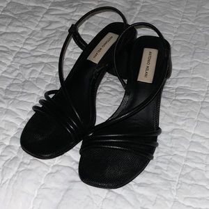 Antonio Melani Black Pebbled Leather Strappy Kitten Heel SZ 7.5